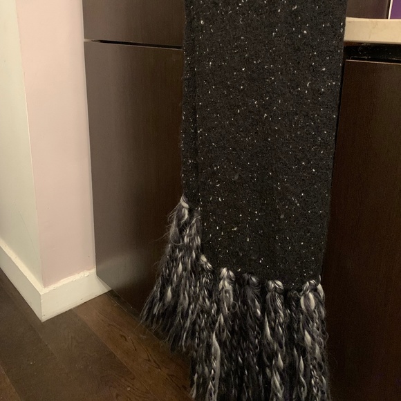 Anthropologie TASSELED SCARF - Picture 2 of 2